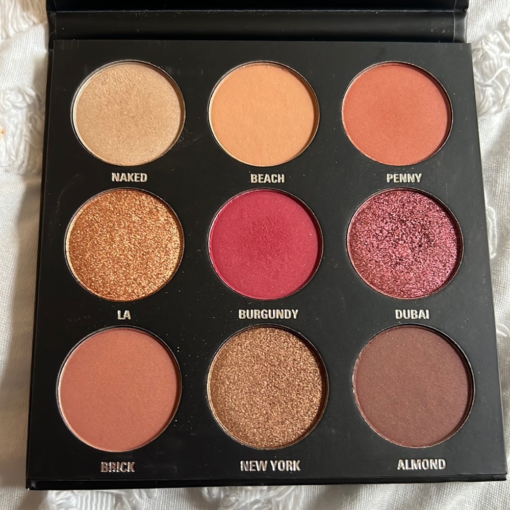 Kylie Jenner - Eyeshadow Palette - Red Colors - New